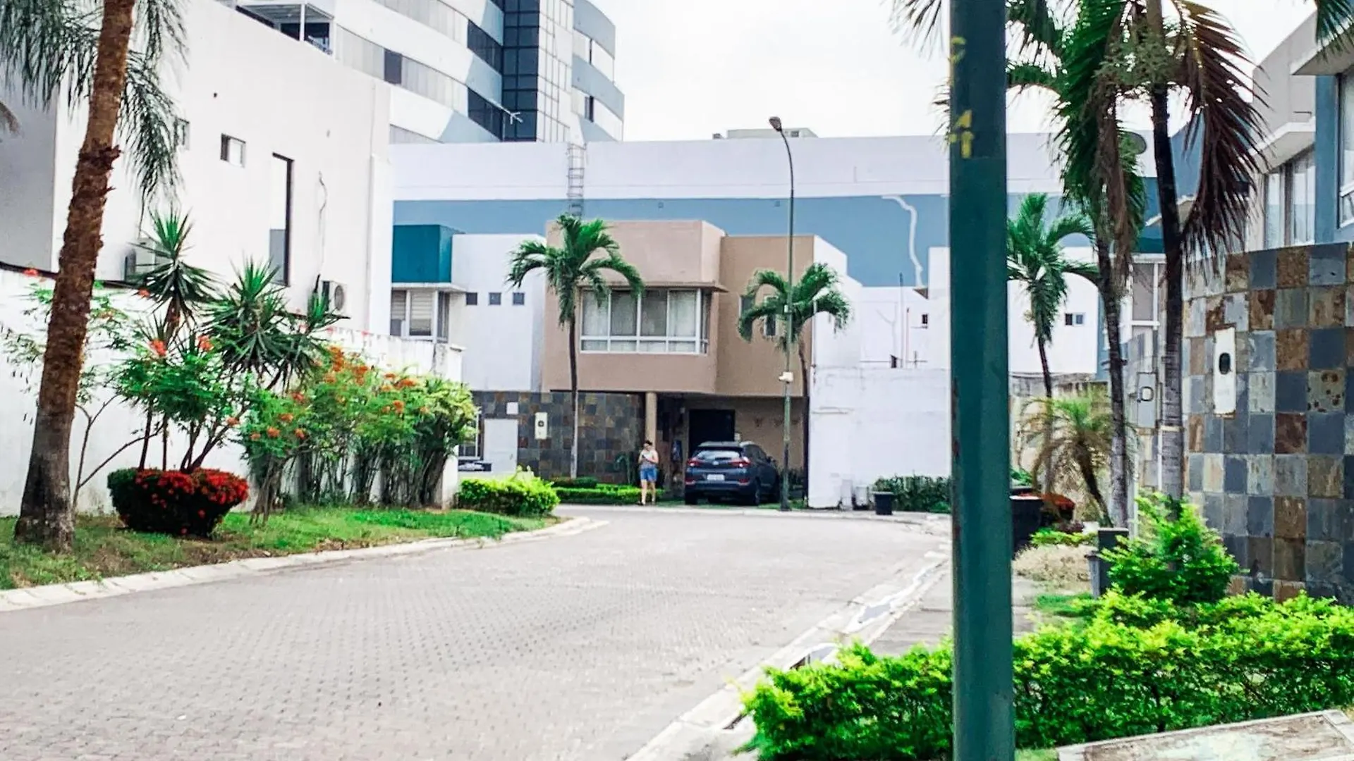 펜션 과야킬 Amplia Casa Moderna En Altos Del Rio 빌라