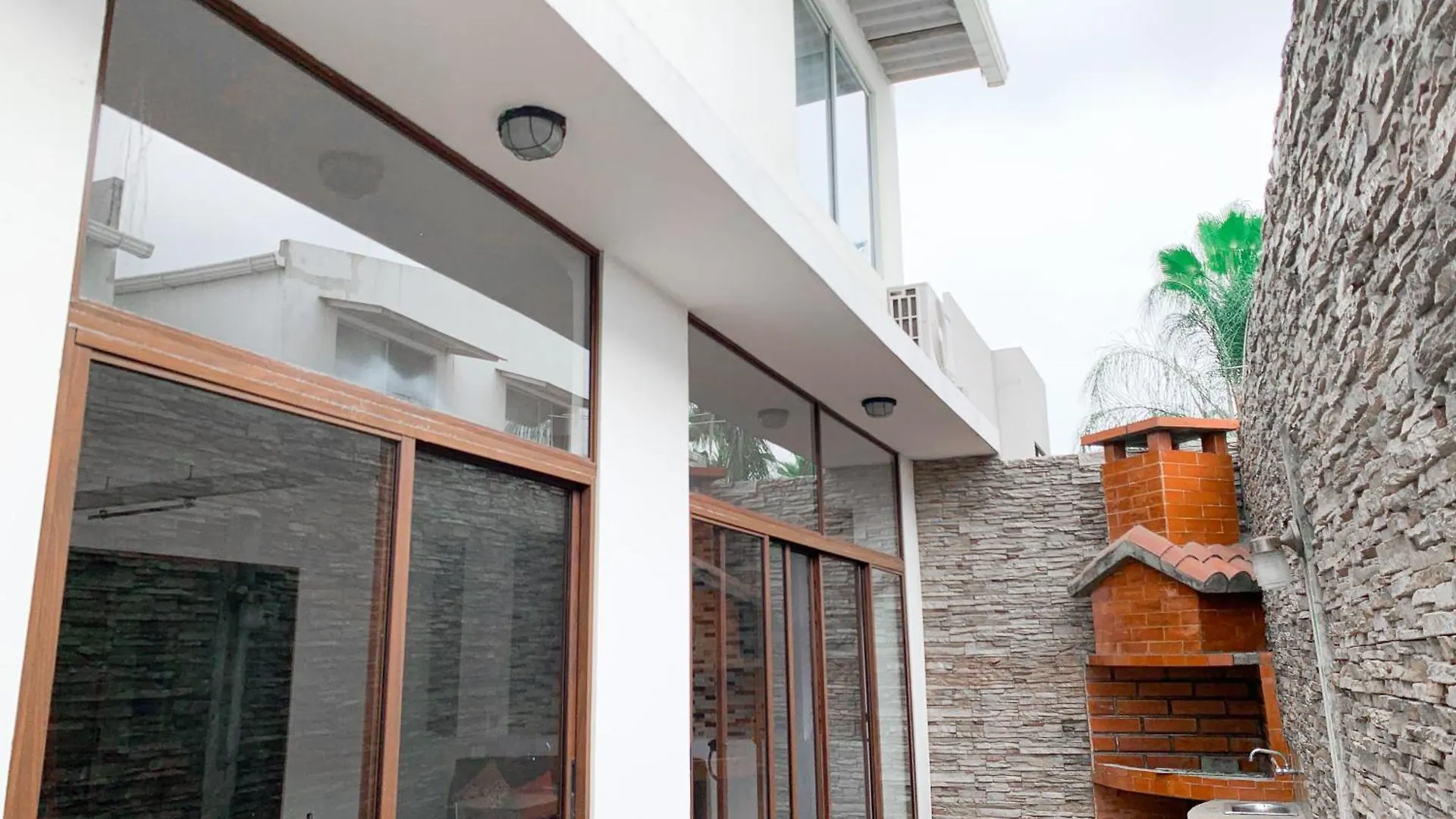 과야킬 Amplia Casa Moderna En Altos Del Rio 빌라 에콰도르