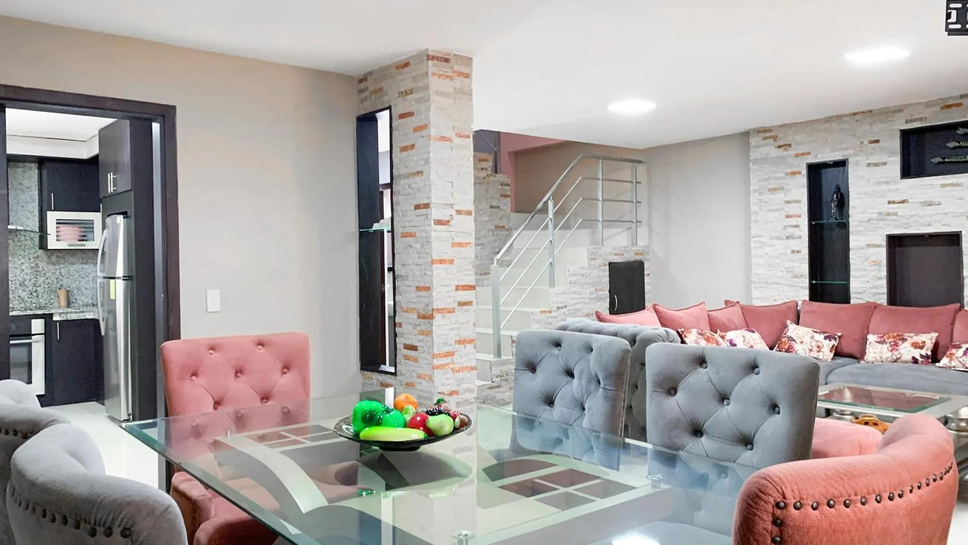 과야킬 Amplia Casa Moderna En Altos Del Rio 빌라 펜션