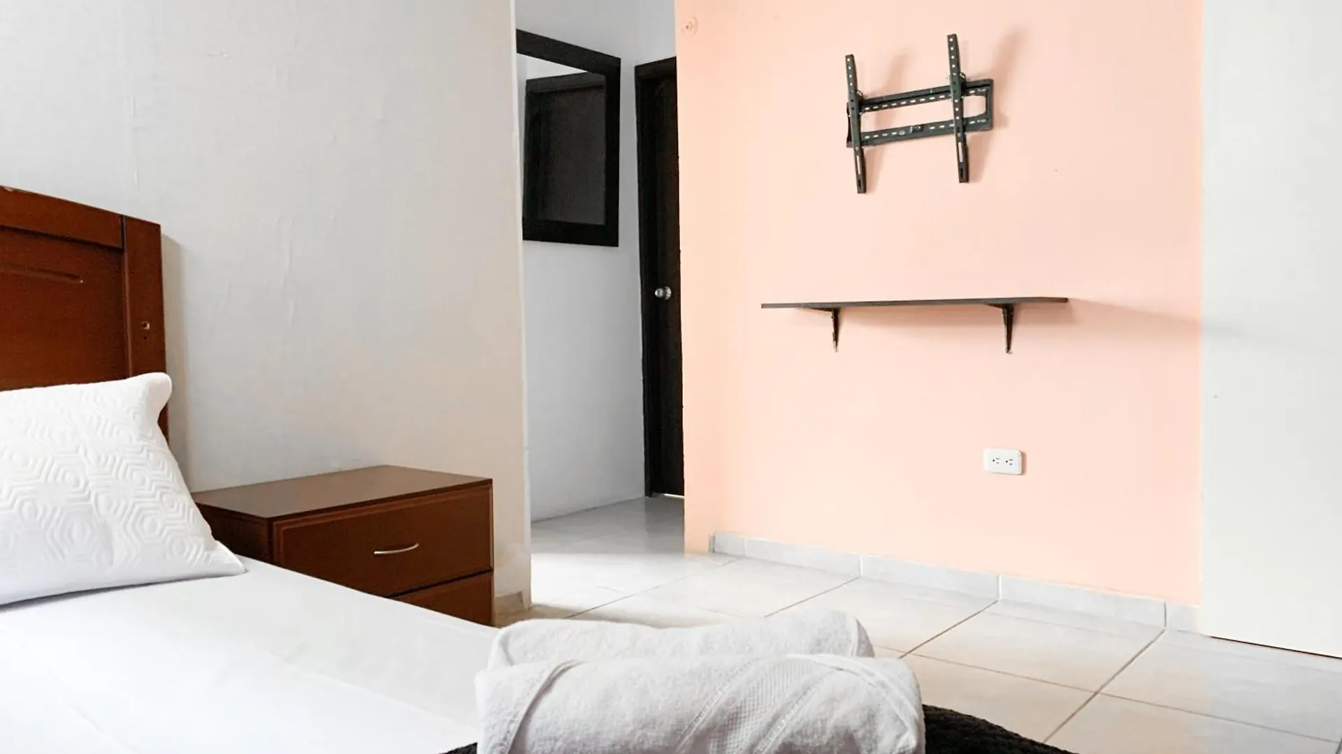 과야킬 Amplia Casa Moderna En Altos Del Rio 빌라 펜션